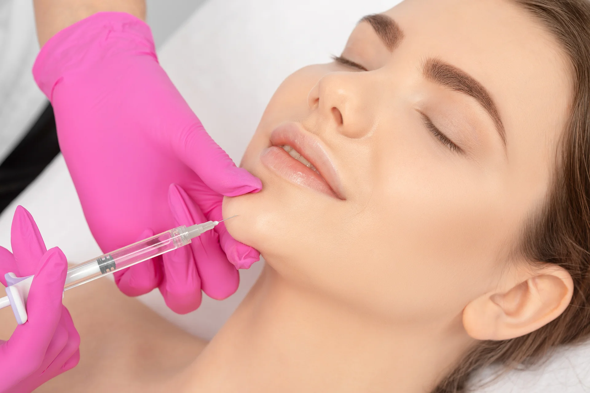 Jawline contouring injections in Dubai
